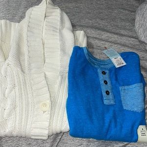 Bundle 2 girls sweaters size 6/7 old navy and cat & jack